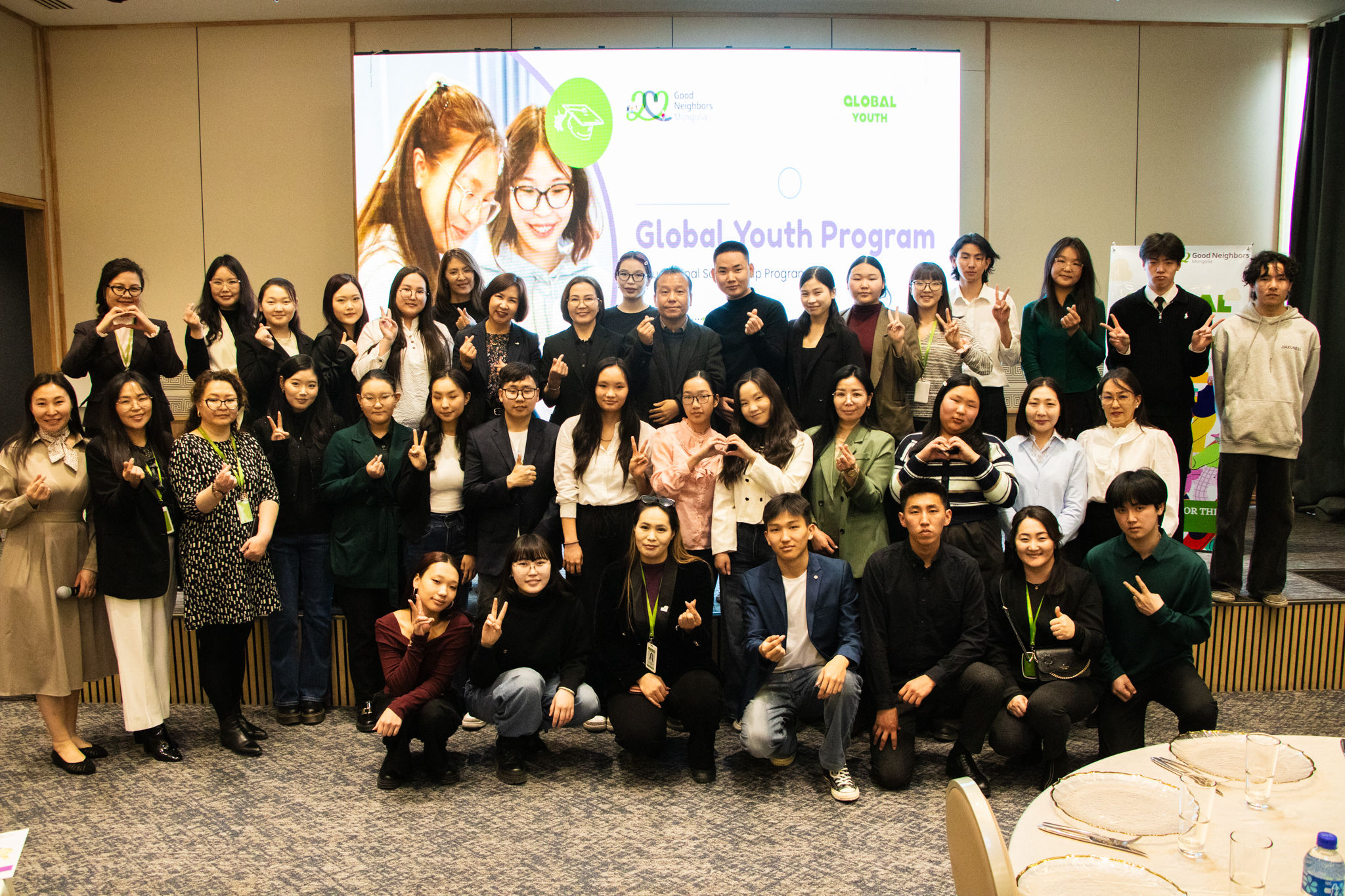 “Дэлхийн залуус” хөтөлбөр амжилттай хэрэгжиж өндөрлөлөө.